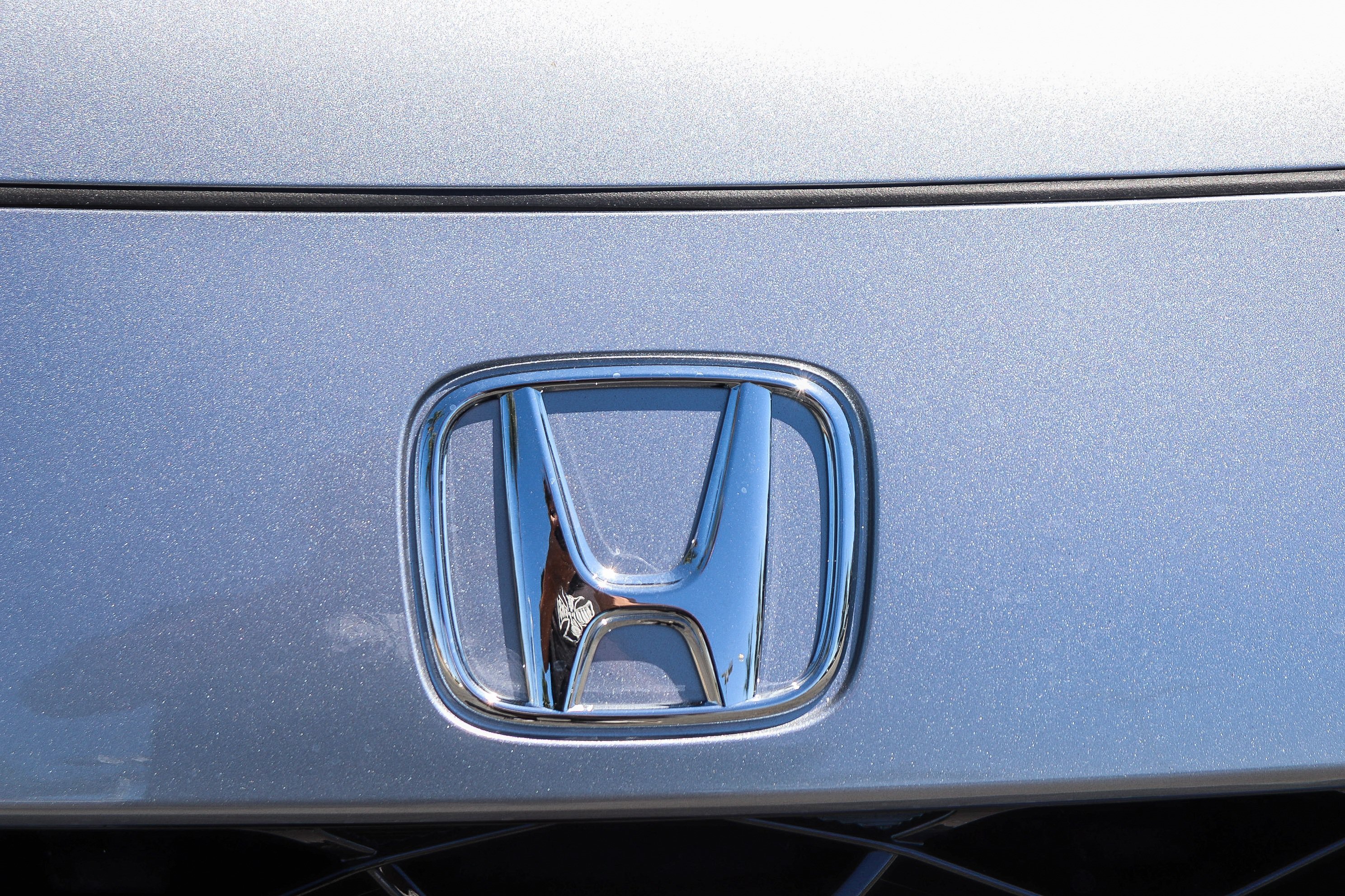 New 2027 Solar Silver Metallic Honda EX-L AWD CVT image 4