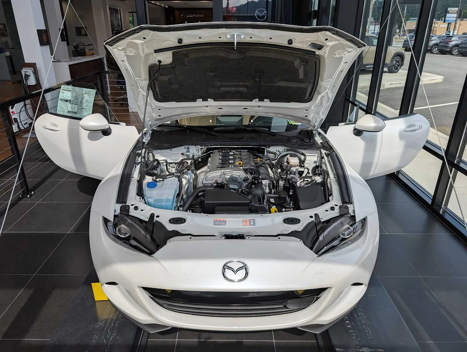 2025 Mazda MX-5 Miata RF Grand Touring - Photo 10