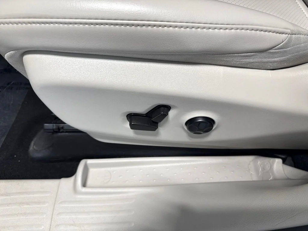 Used 2021 Black Chrysler LXI image 15