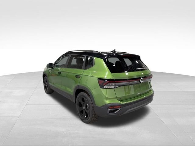 New 2026 Green Volkswagen 1.5T SE Black image 4