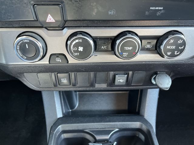 Used 2022 White Toyota SR image 18