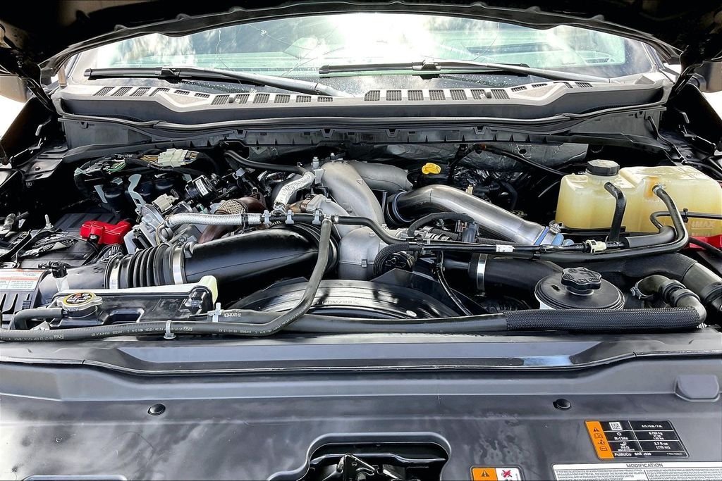 Used 2023 Agate Black Metallic Ford Lariat image 30