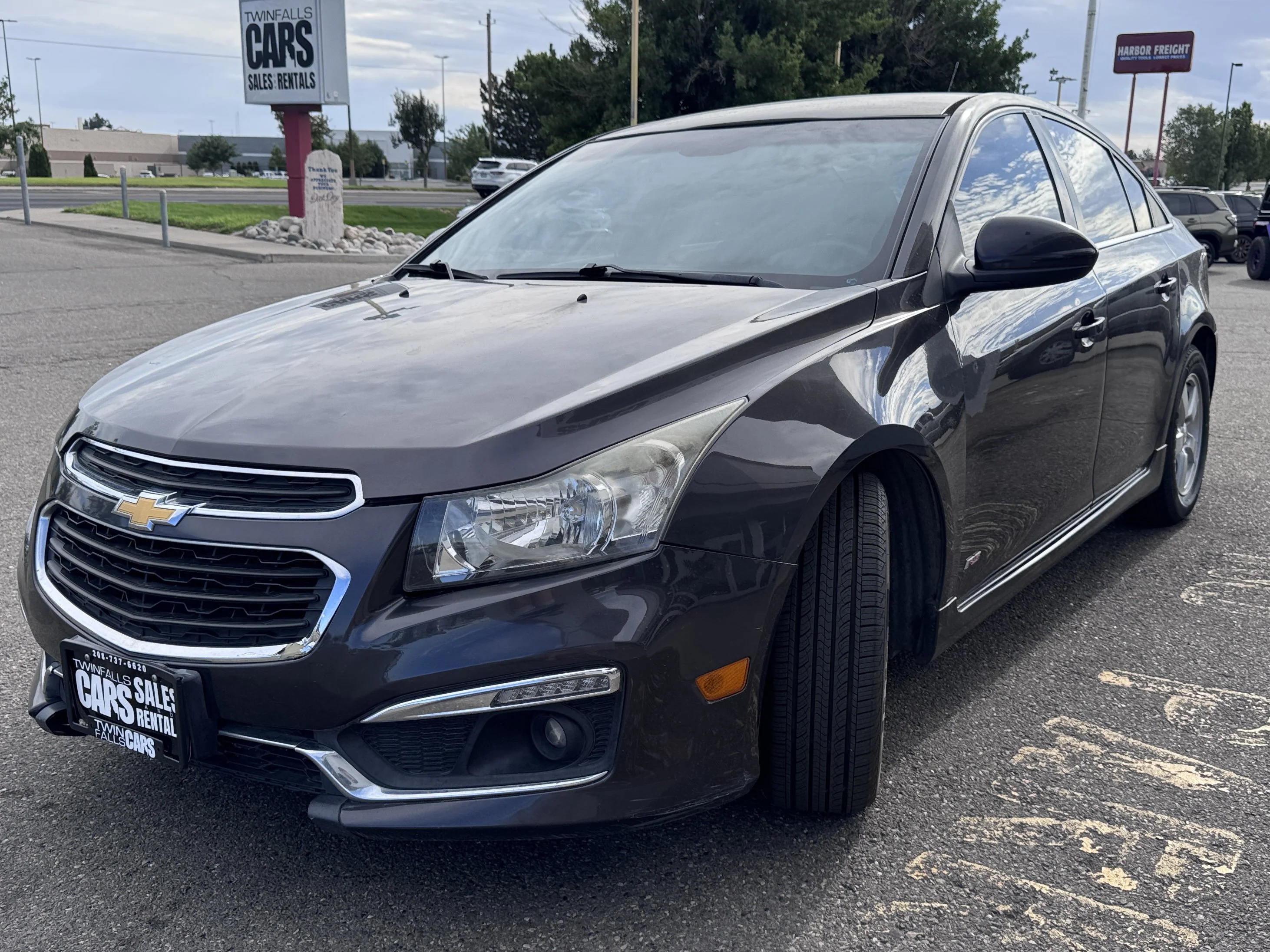 Used 2015 Tungsten Metallic Chevrolet LT image 4