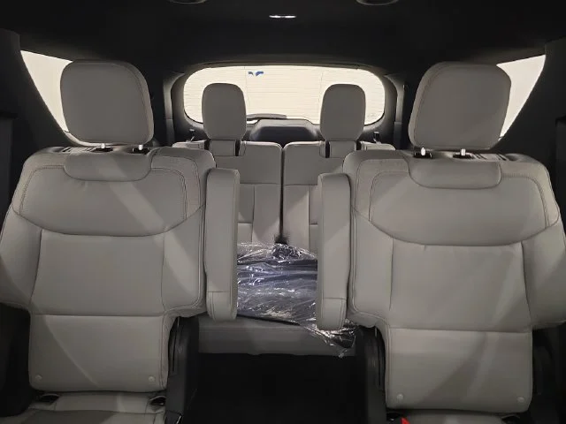 New 2027 Carbonized Gray Metallic Ford Active image 25