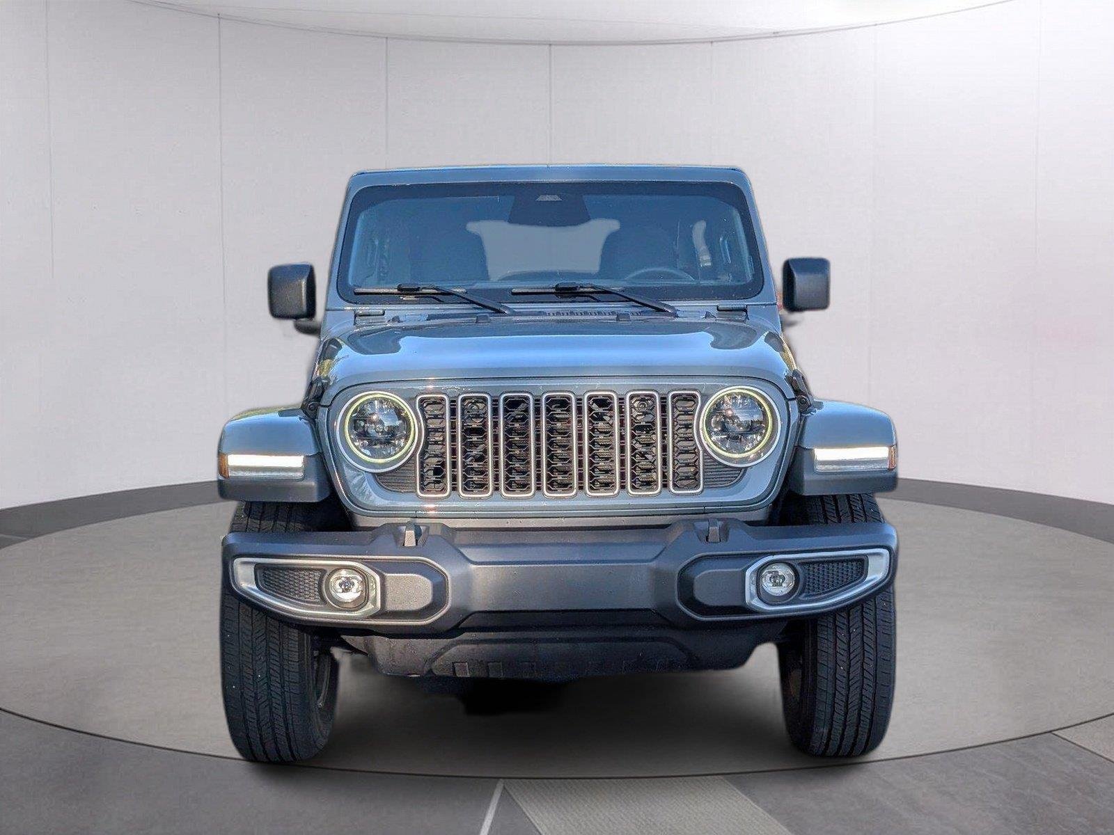 Used 2026 Anvil Clearcoat Jeep Sahara image 10