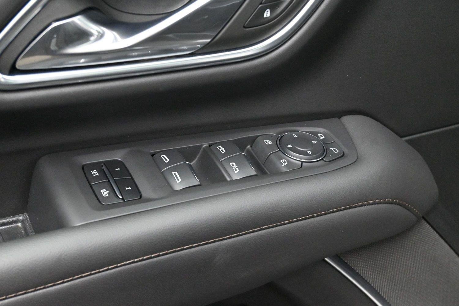 Used 2023 BLACK Chevrolet High Country image 11