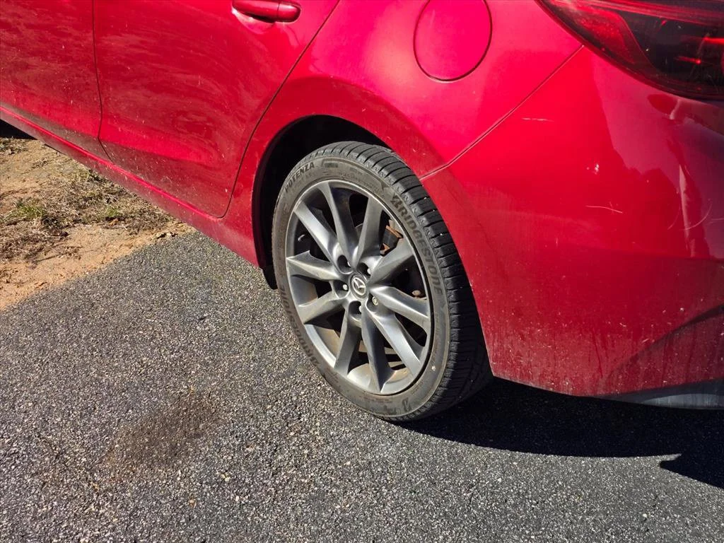 Used 2018 Red Mazda Grand Touring image 17
