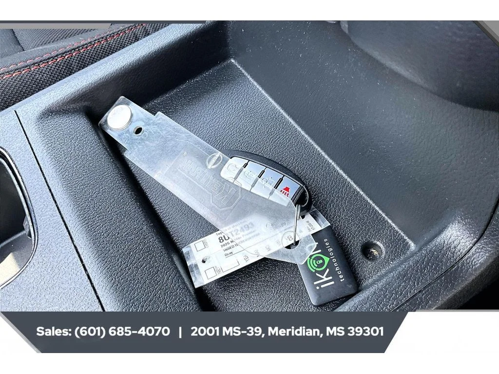 Used 2025 Boulder Gray Pearl Nissan PRO-4X image 9