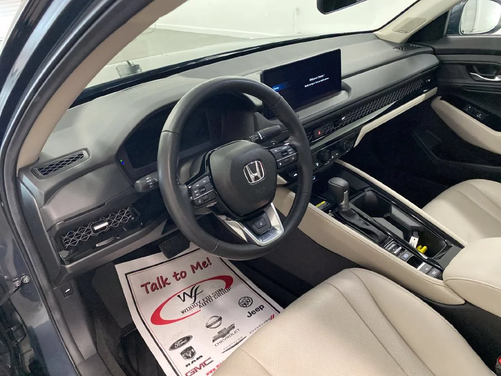 Used 2025 Gray Honda Touring image 11