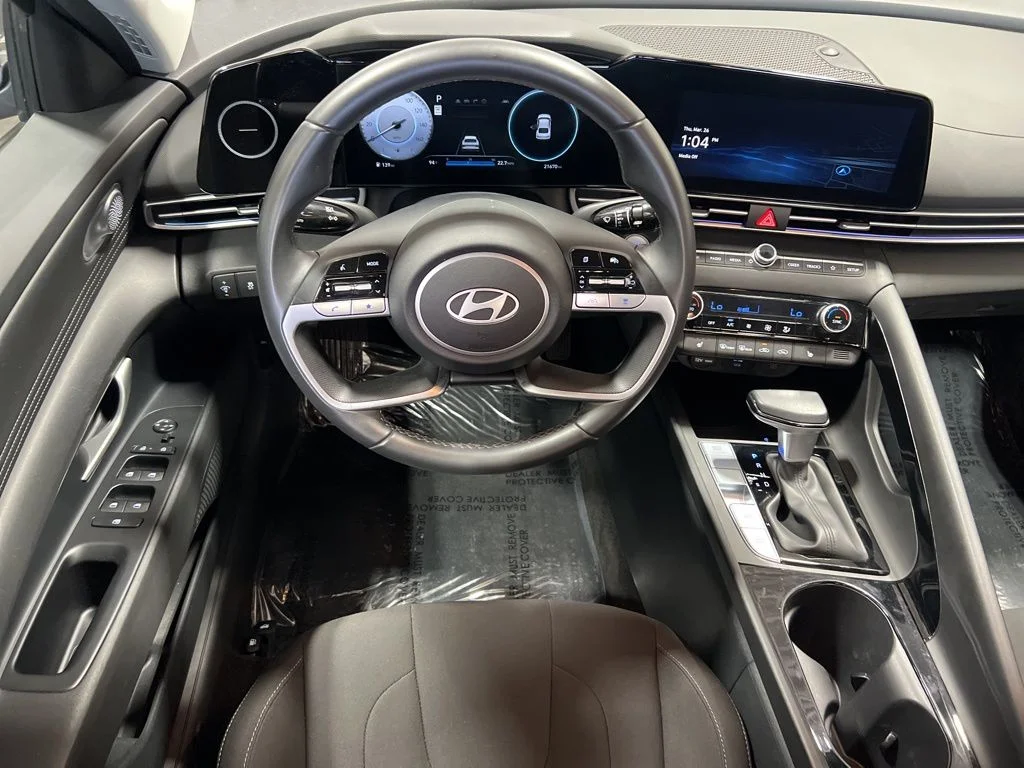2025 Hyundai Elantra SEL - Photo 13