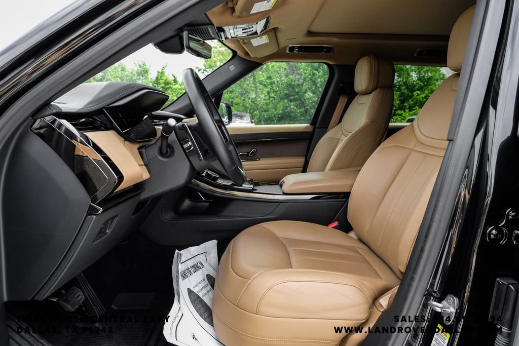 Used 2023 Black Land Rover SE image 32
