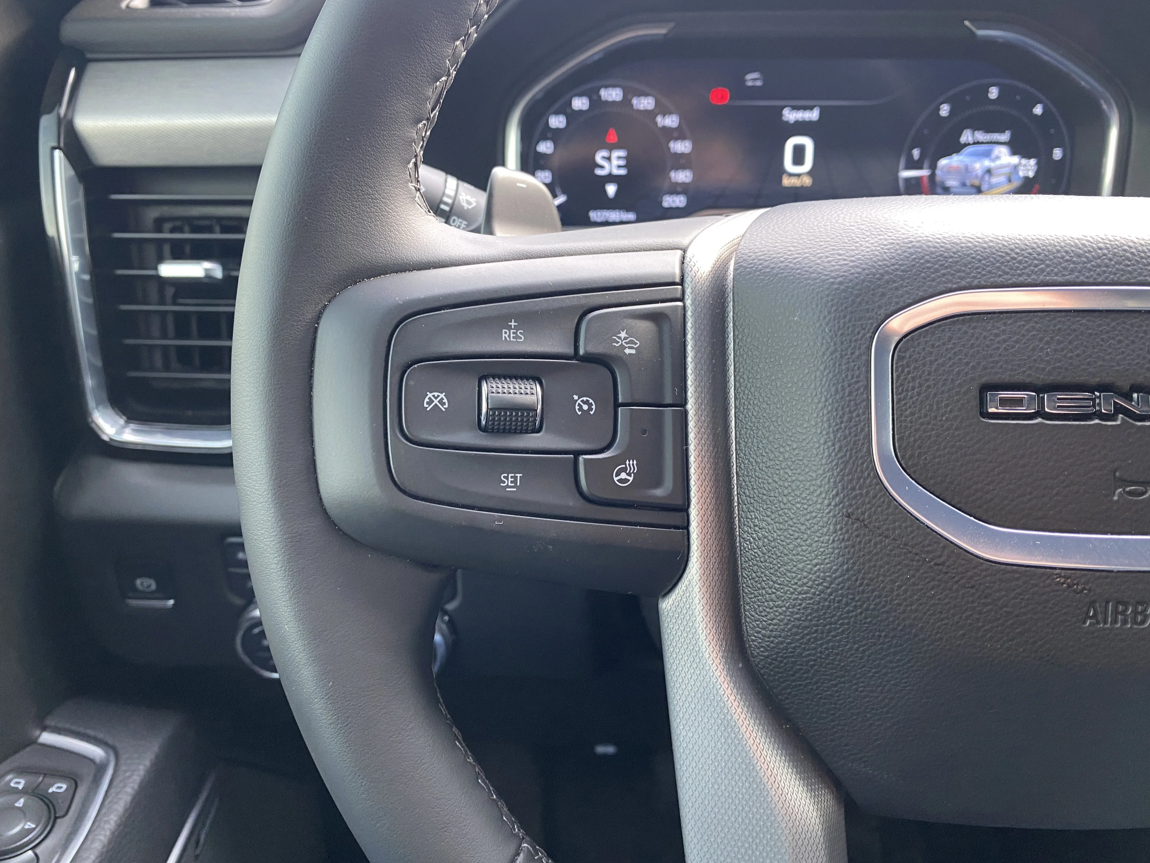 Certified Used 2025 Black GMC Crew Cab Denali * 6.2L V8 *360 CAMERA * HEAD UP DISPLAY * image 12