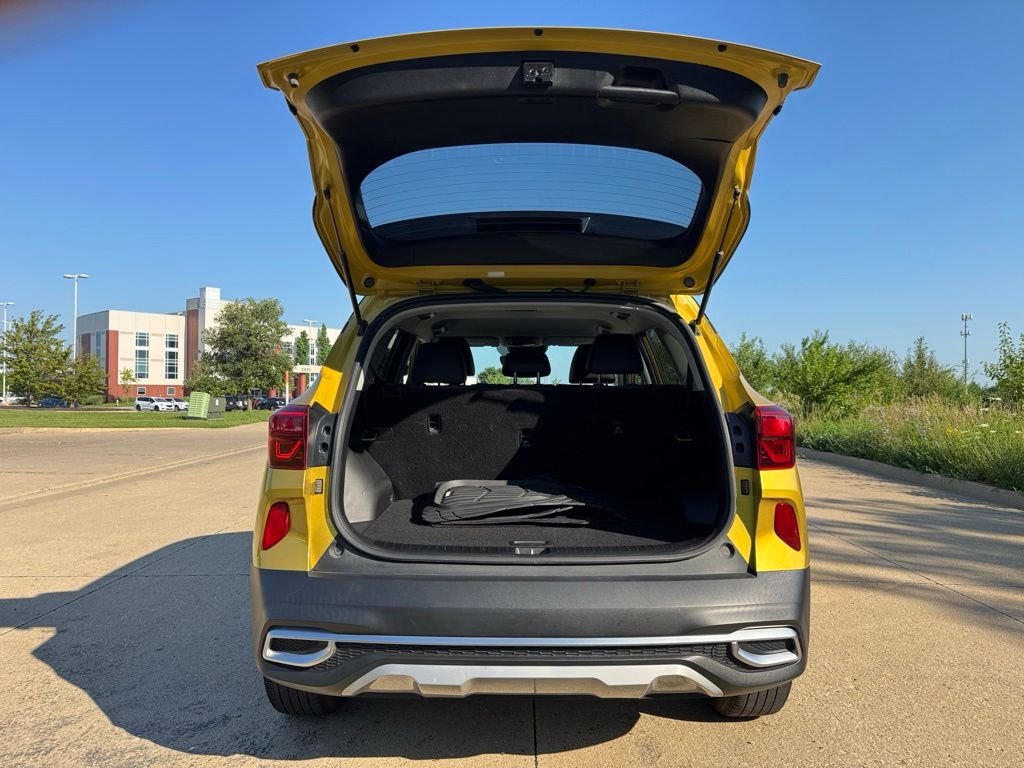 Used 2023 Yellow Kia S image 19