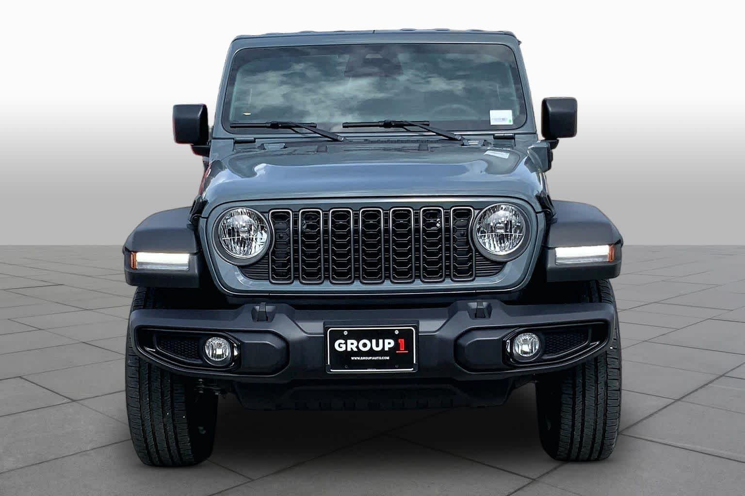 Used 2025 Anvil Clearcoat Jeep Sport S image 4