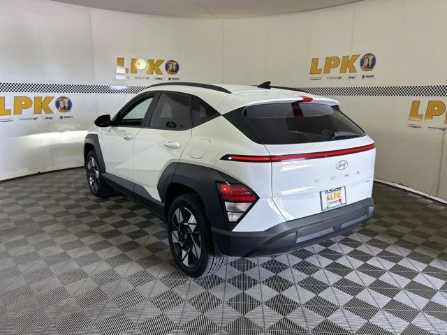 Used 2024 White Hyundai SEL image 7