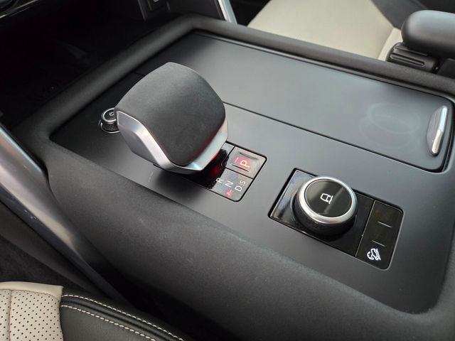 Used 2025 Black Land Rover Dynamic SE image 23