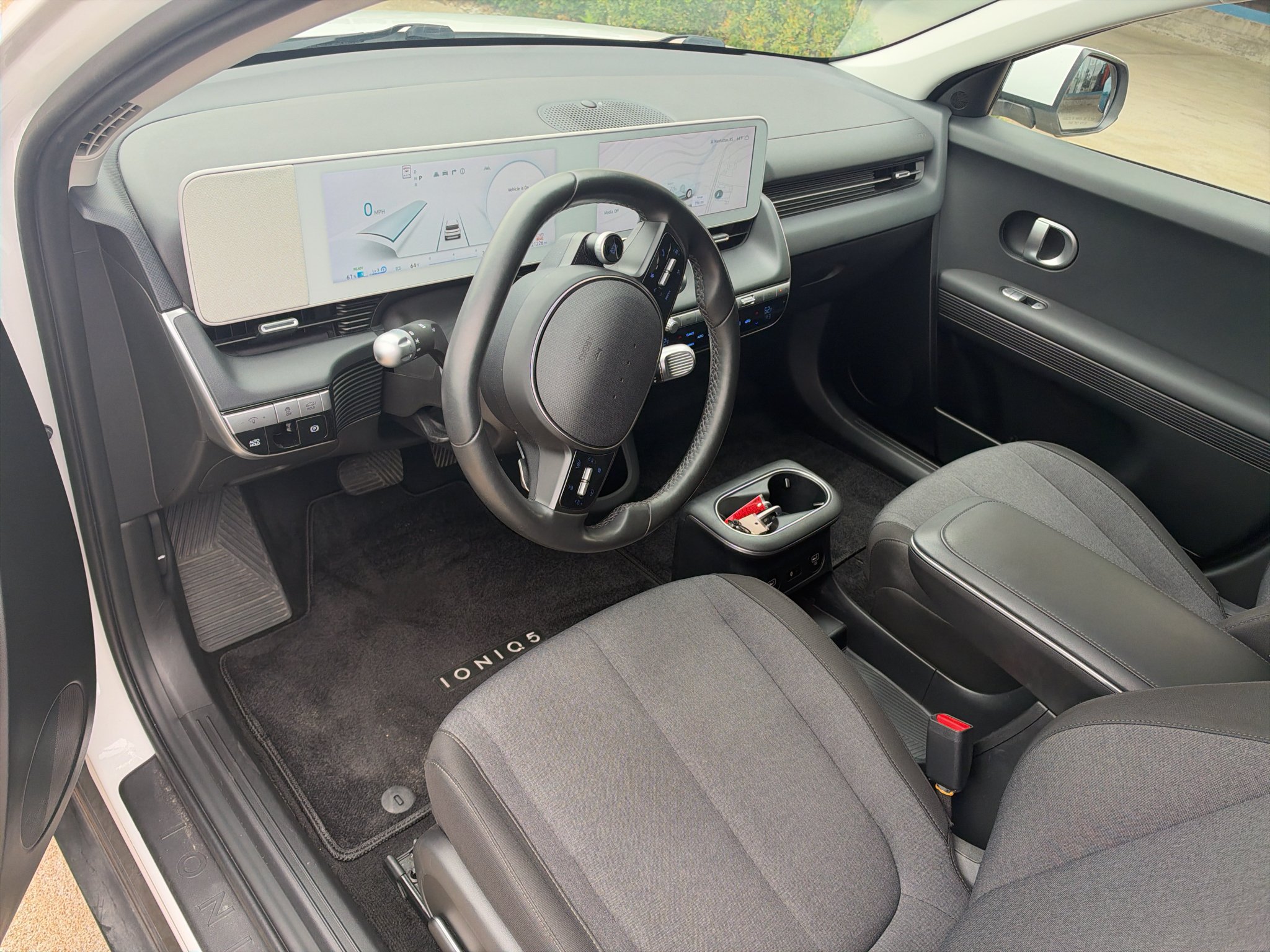Used 2024 Atlas White Hyundai SEL image 11