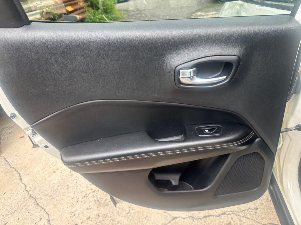 Used 2020 White Jeep Latitude image 26