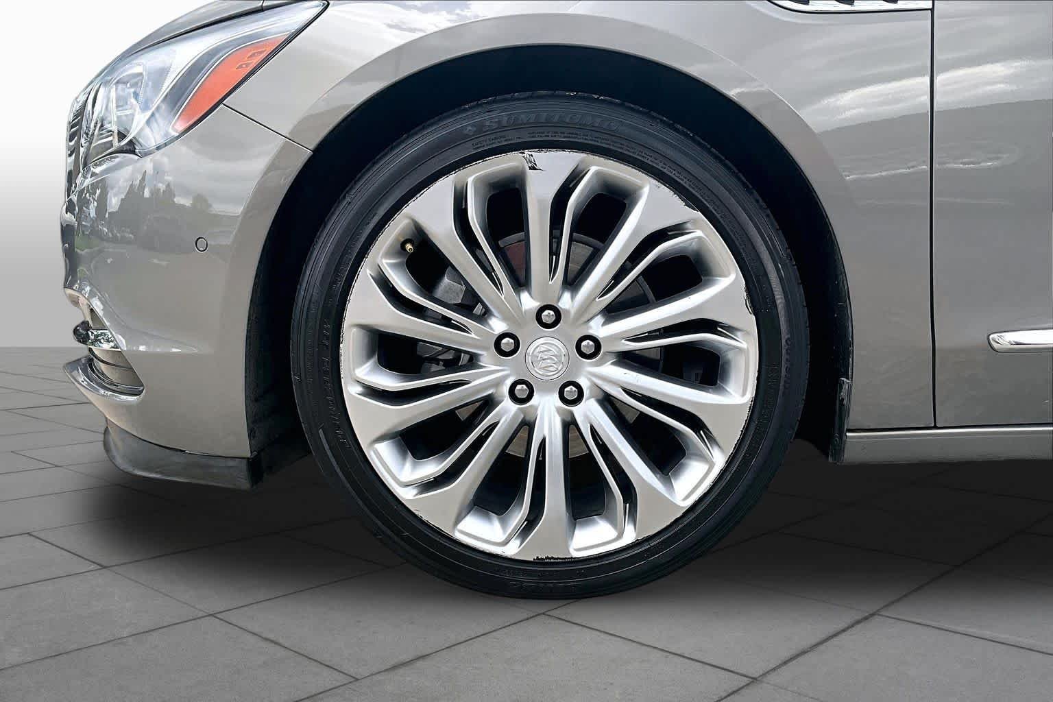 Used 2017  Buick  image 9