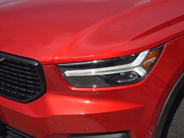 Used 2019 Red Volvo R-Design image 33