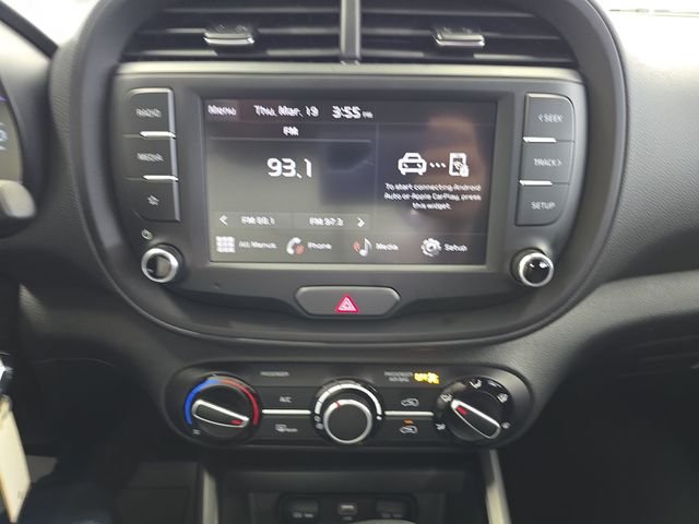 Used 2025  Kia LX image 15