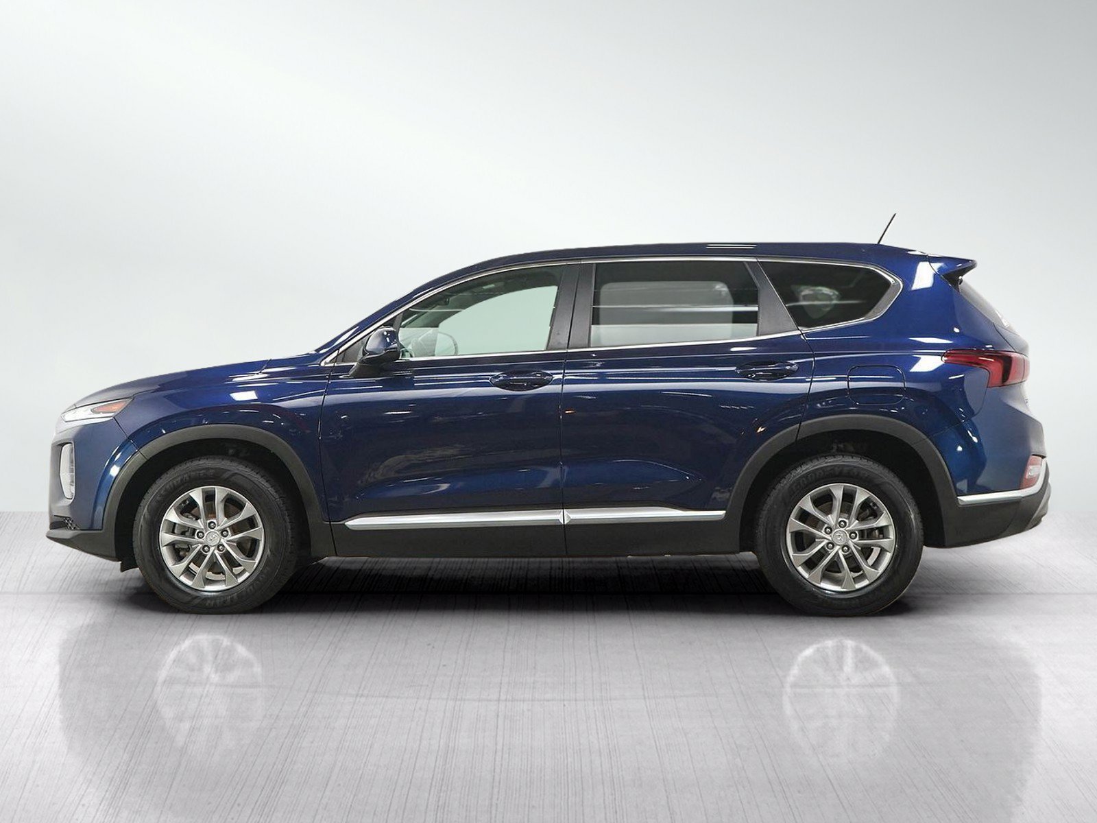 Used 2019 Hyundai Santa Fe SE with VIN 5NMS2CADXKH081372 for sale in Minneapolis, Minnesota