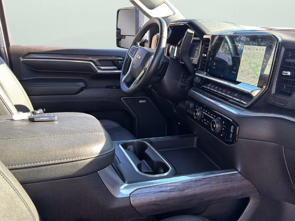 2025 Chevrolet Silverado 3500HD LTZ - Photo 36