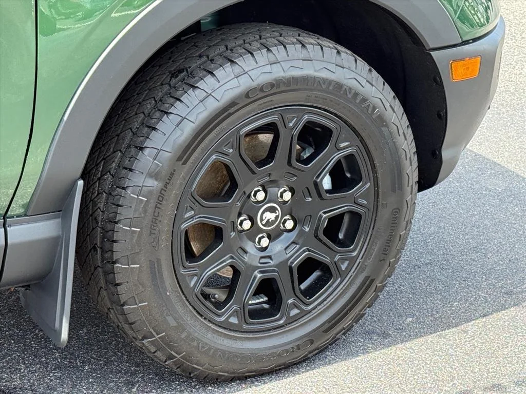 Used 2025 Green Ford Badlands image 9