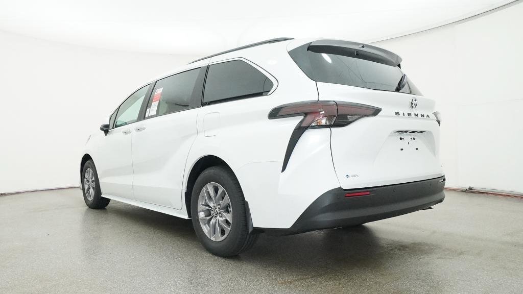 New 2026 Wind Chill Pearl Toyota XLE image 32