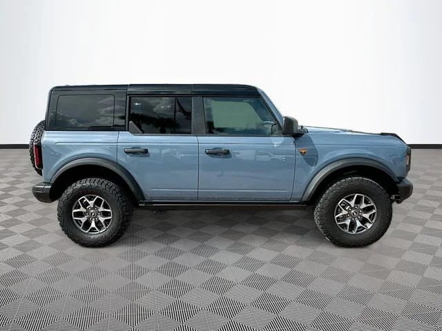 Used 2025 Gray Ford Badlands image 4