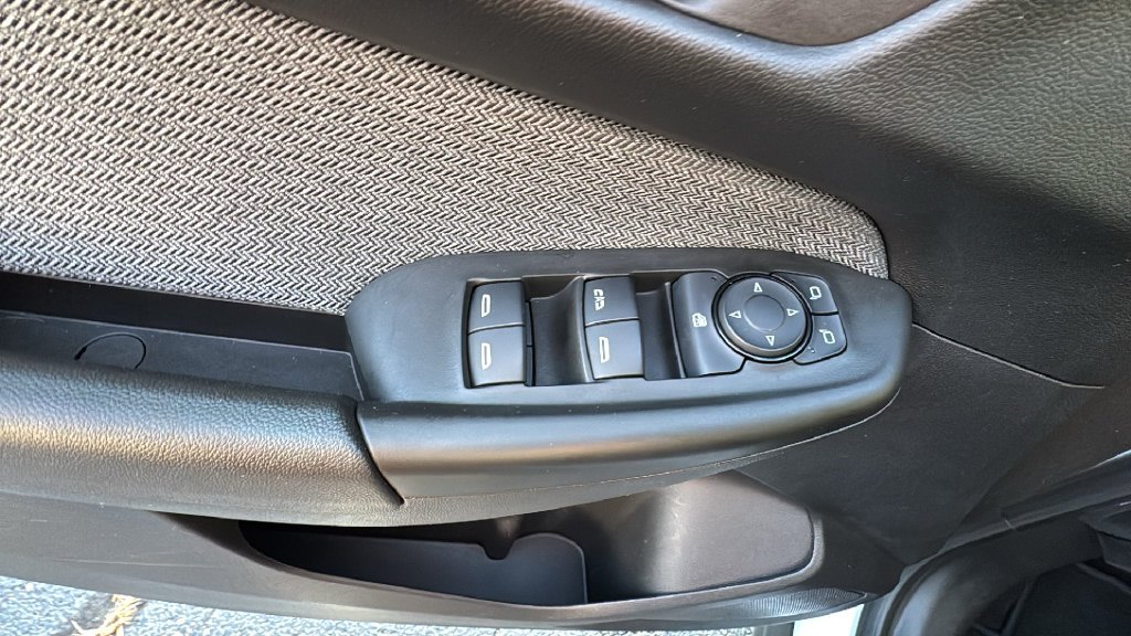 Used 2025 Summit White Chevrolet LT image 12