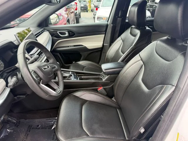 Used 2024 White Jeep Limited image 12