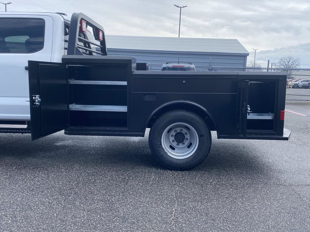 New 2026 Oxford White Ford F-350® XL image 5