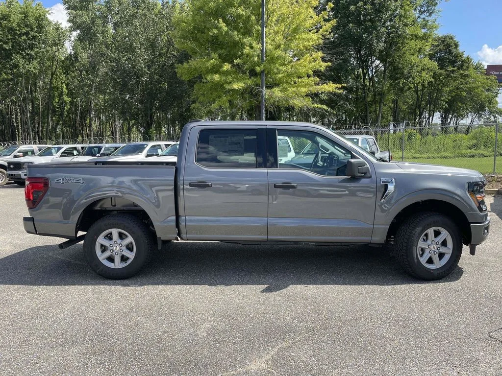 New 2026 Gray Ford XLT image 2