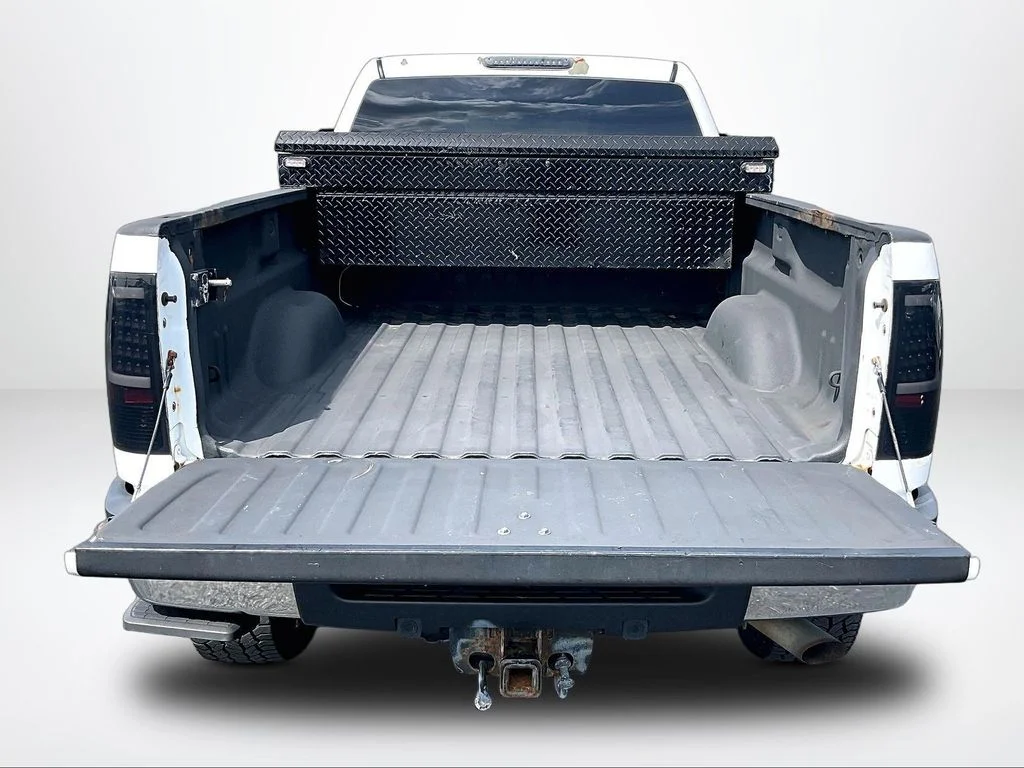 Used 2014 White GMC SLE image 17