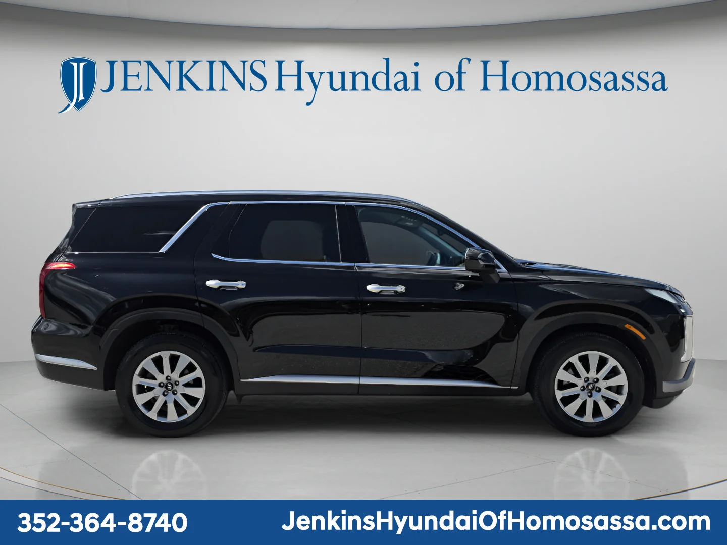 Used 2023 Black Hyundai SEL image 2