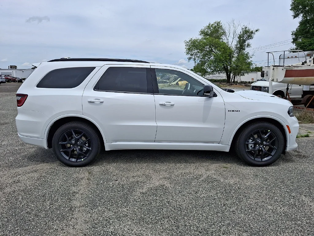 New 2026 White Knuckle Clear-Coat Exterior Paint Dodge GT Plus HEMI V8 image 9