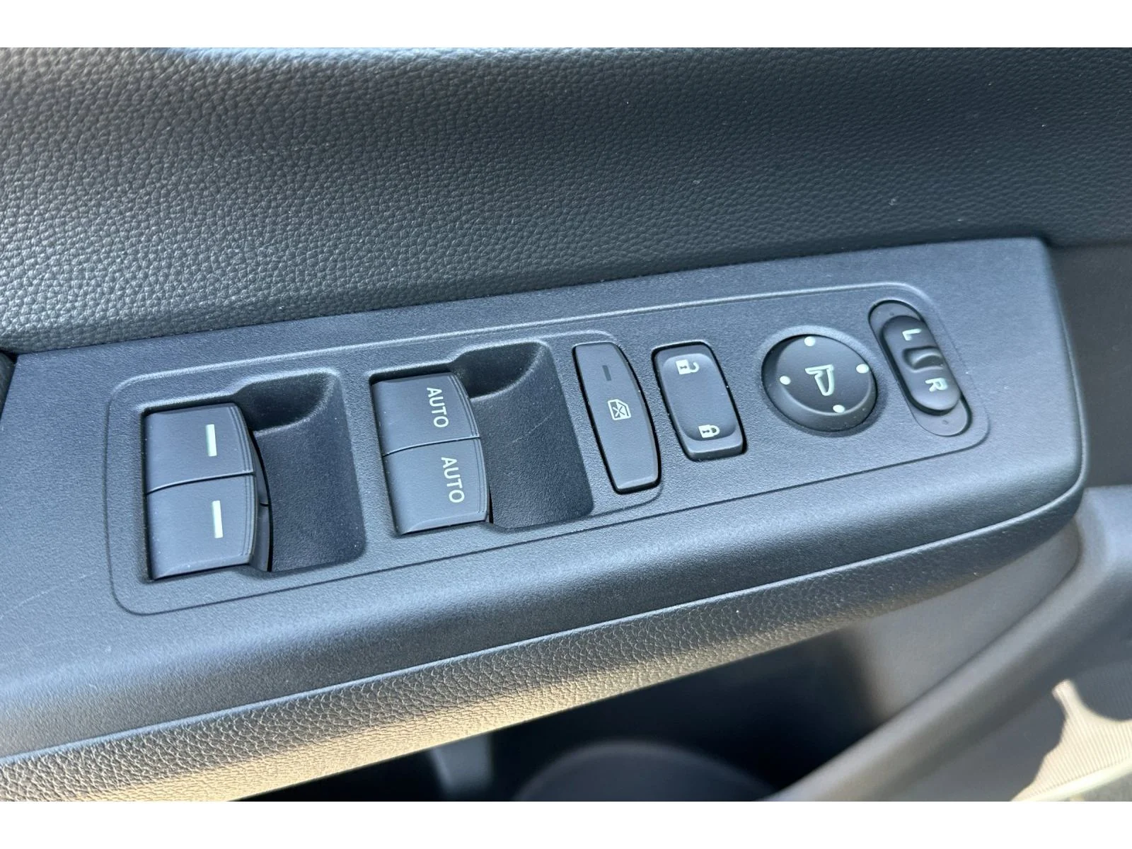 Used 2025 Meteorite Gray Metallic Honda Sport image 12