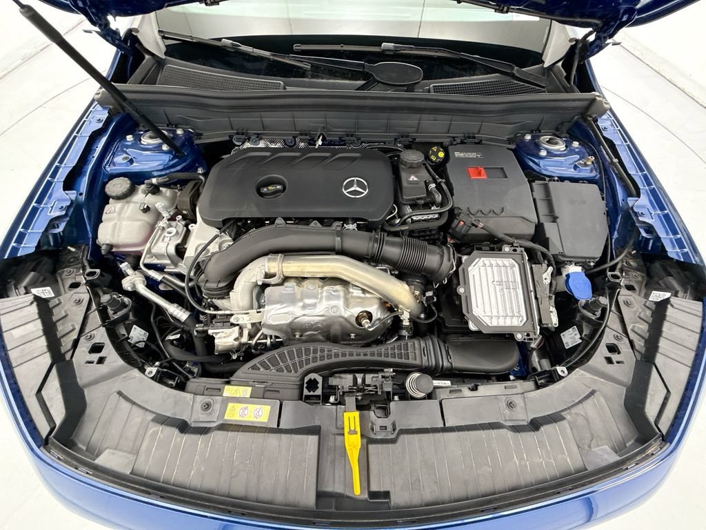 New 2026 Starling Blue Metallic Mercedes-Benz GLB 250 image 28
