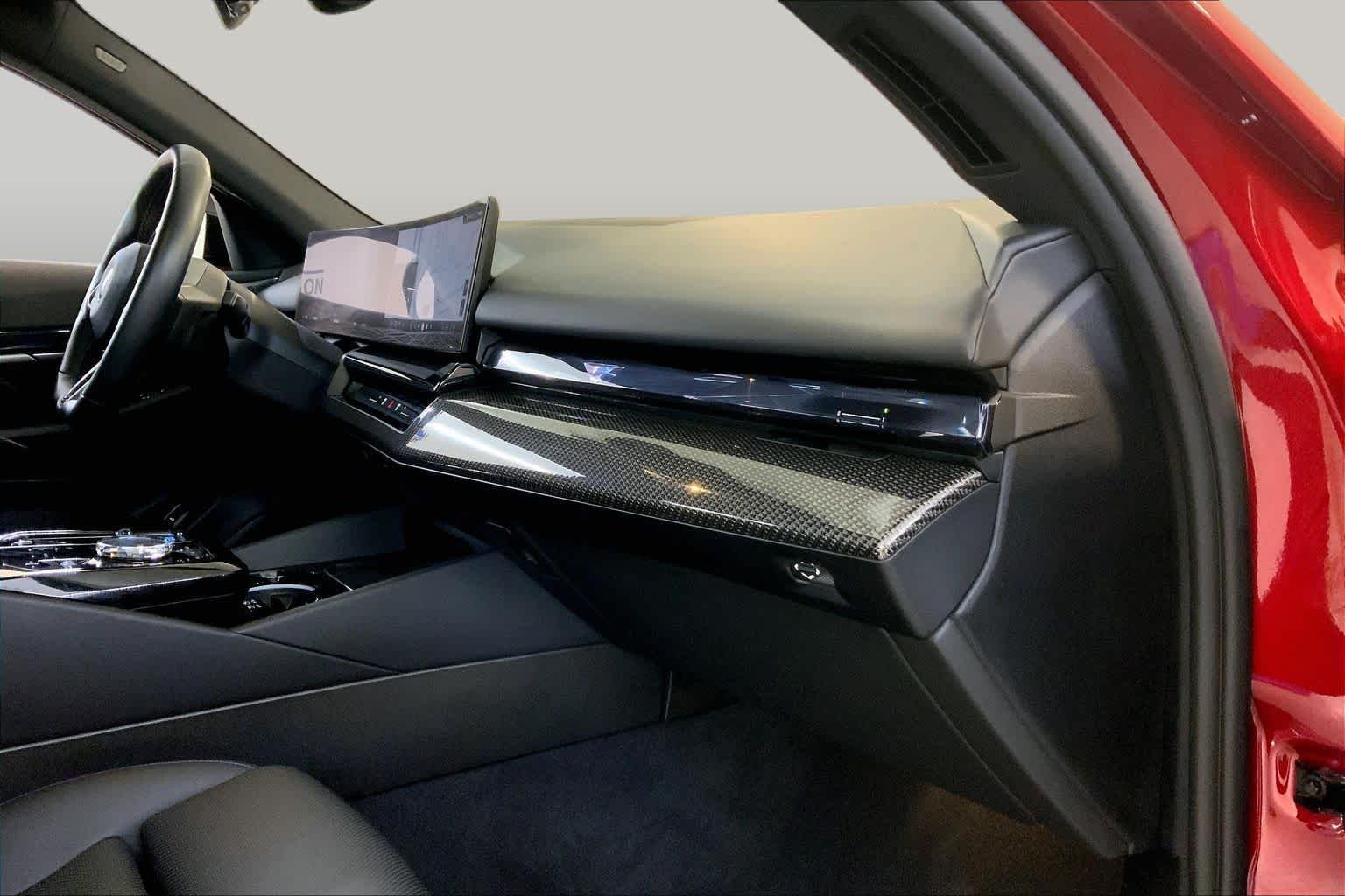 Used 2024 Vegas Red Metallic BMW M60 image 18