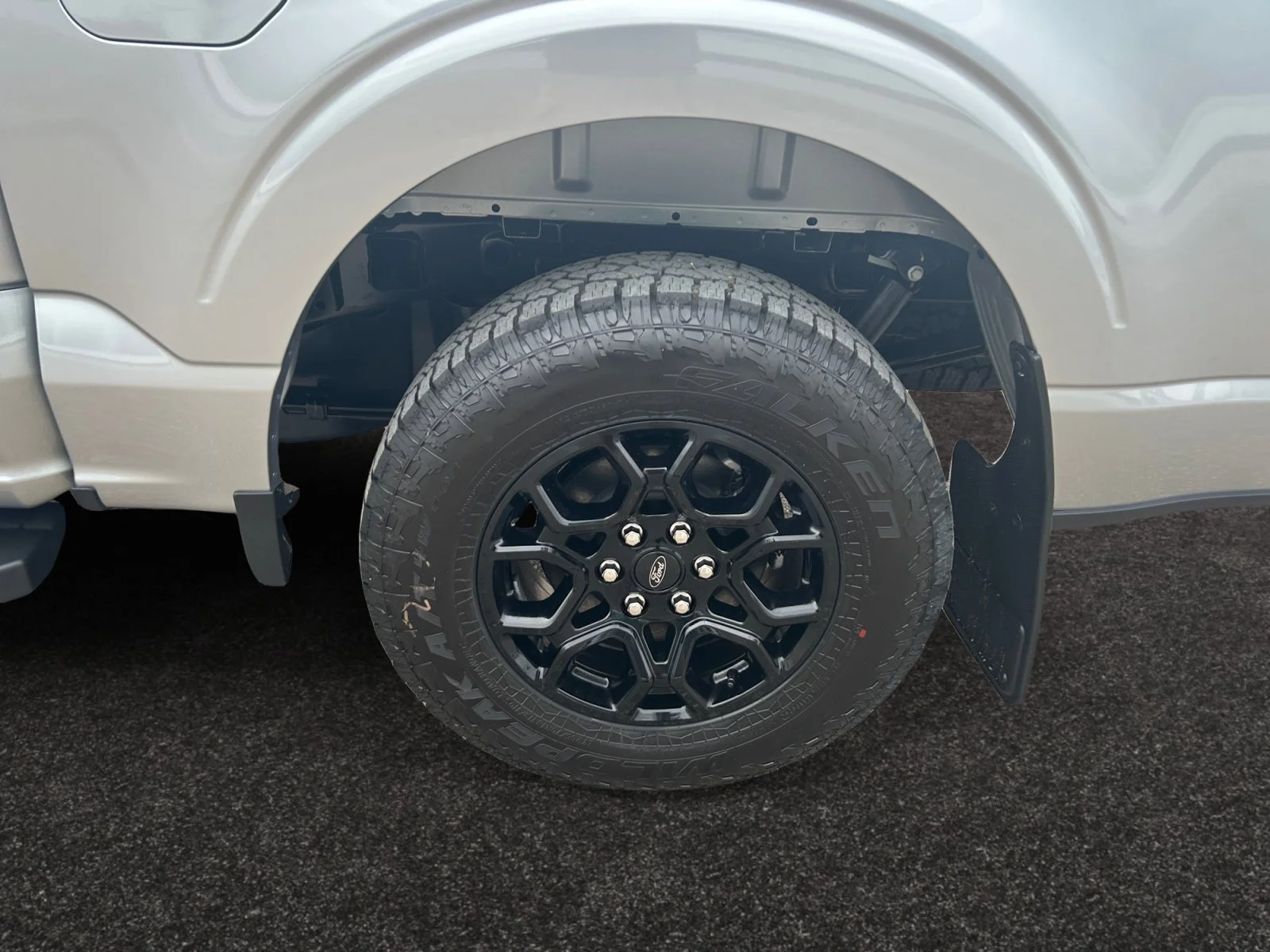 New 2026 Iconic Silver Metallic Ford XLT image 9