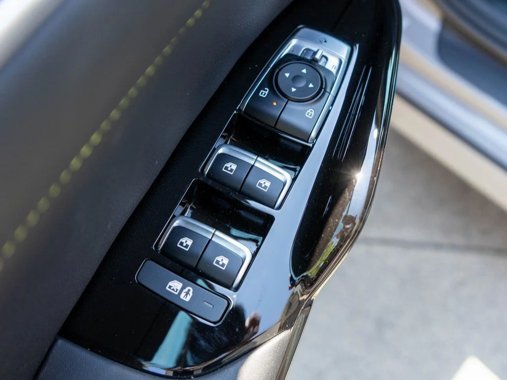 New 2026 Wolf Gray Kia GT image 17