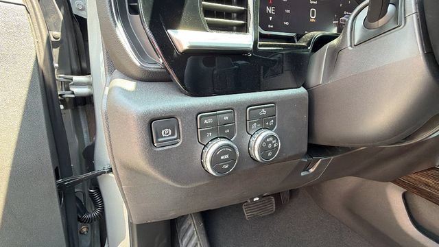 New 2026 Sterling Metallic GMC Elevation image 18