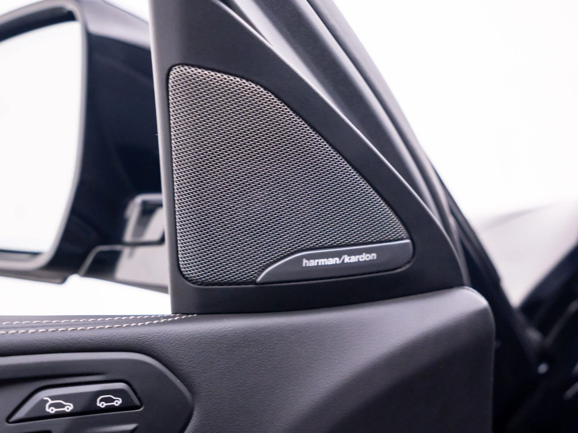 Used 2025 Black BMW xDrive40i image 14