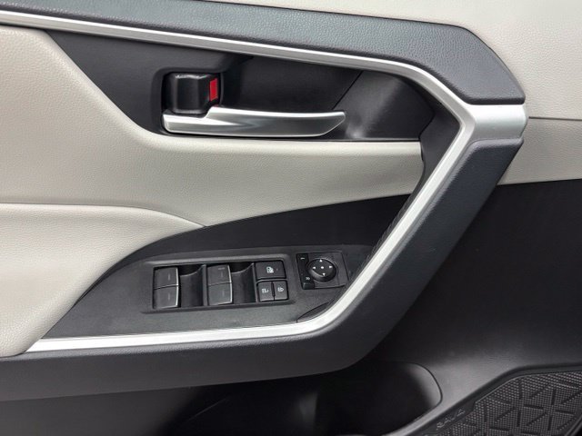 Used 2025 Black Toyota XLE image 15