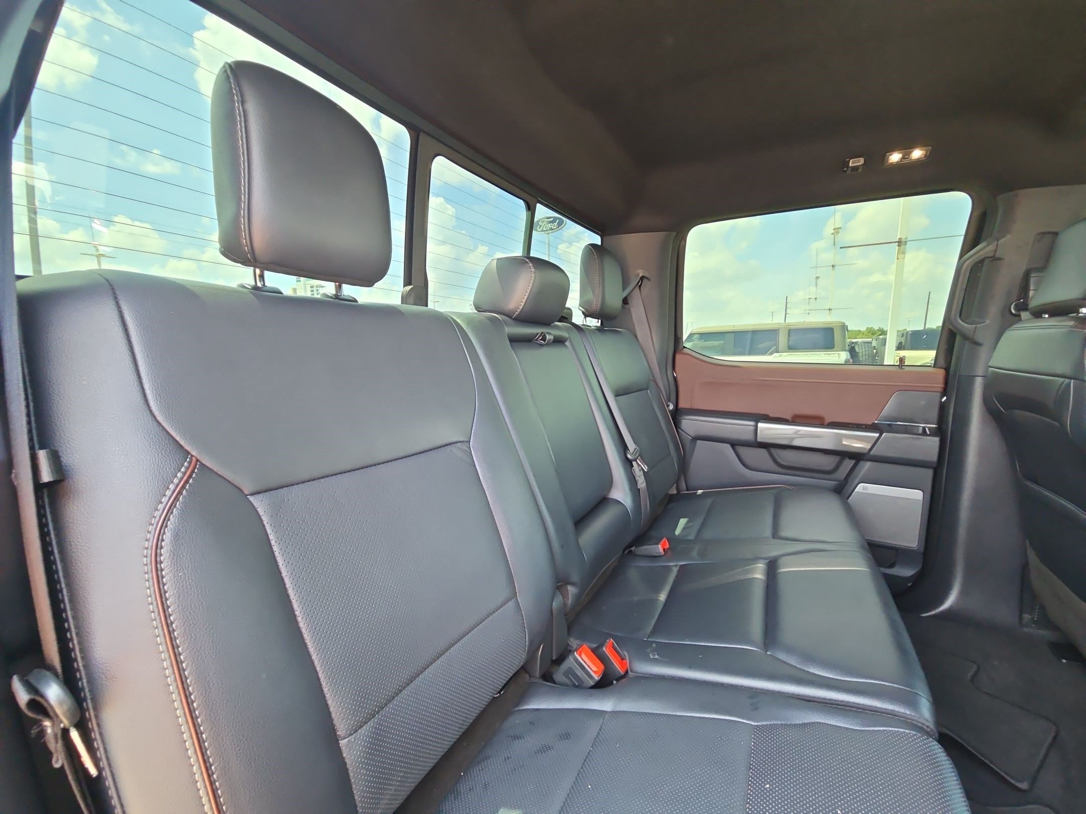 Used 2023 Agate Black Metallic Ford Lariat image 28