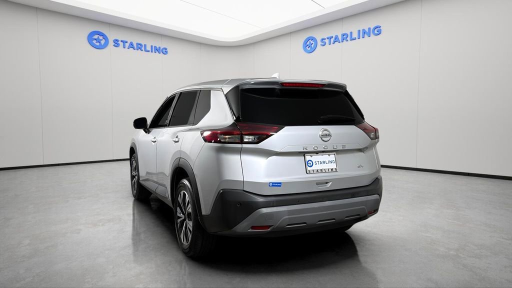Used 2021 Silver Nissan SV FWD image 6