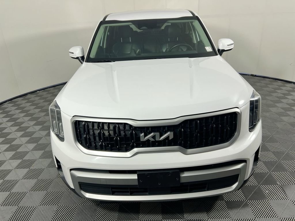 Used 2023 White Kia LX image 8