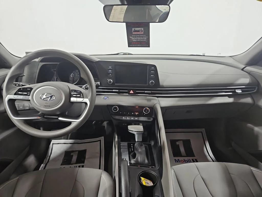 Used 2023 Silver Hyundai SEL image 13
