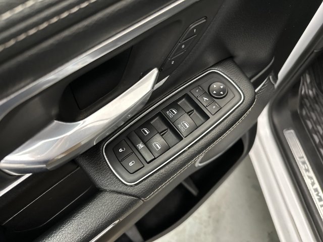 Used 2020 Bright White Clearcoat Ram Laramie image 20